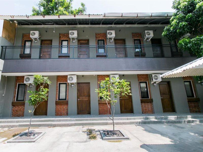 Capital O 1898 Louise Place Cianjur Exterior foto