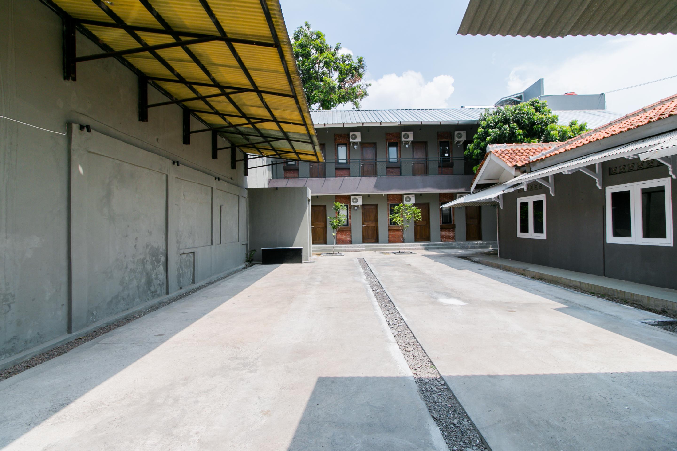 Capital O 1898 Louise Place Cianjur Exterior foto