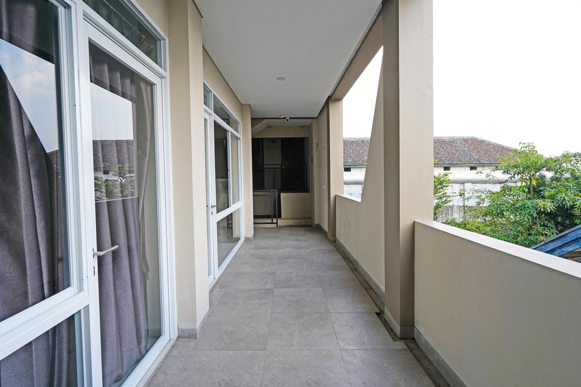 Capital O 1898 Louise Place Cianjur Exterior foto